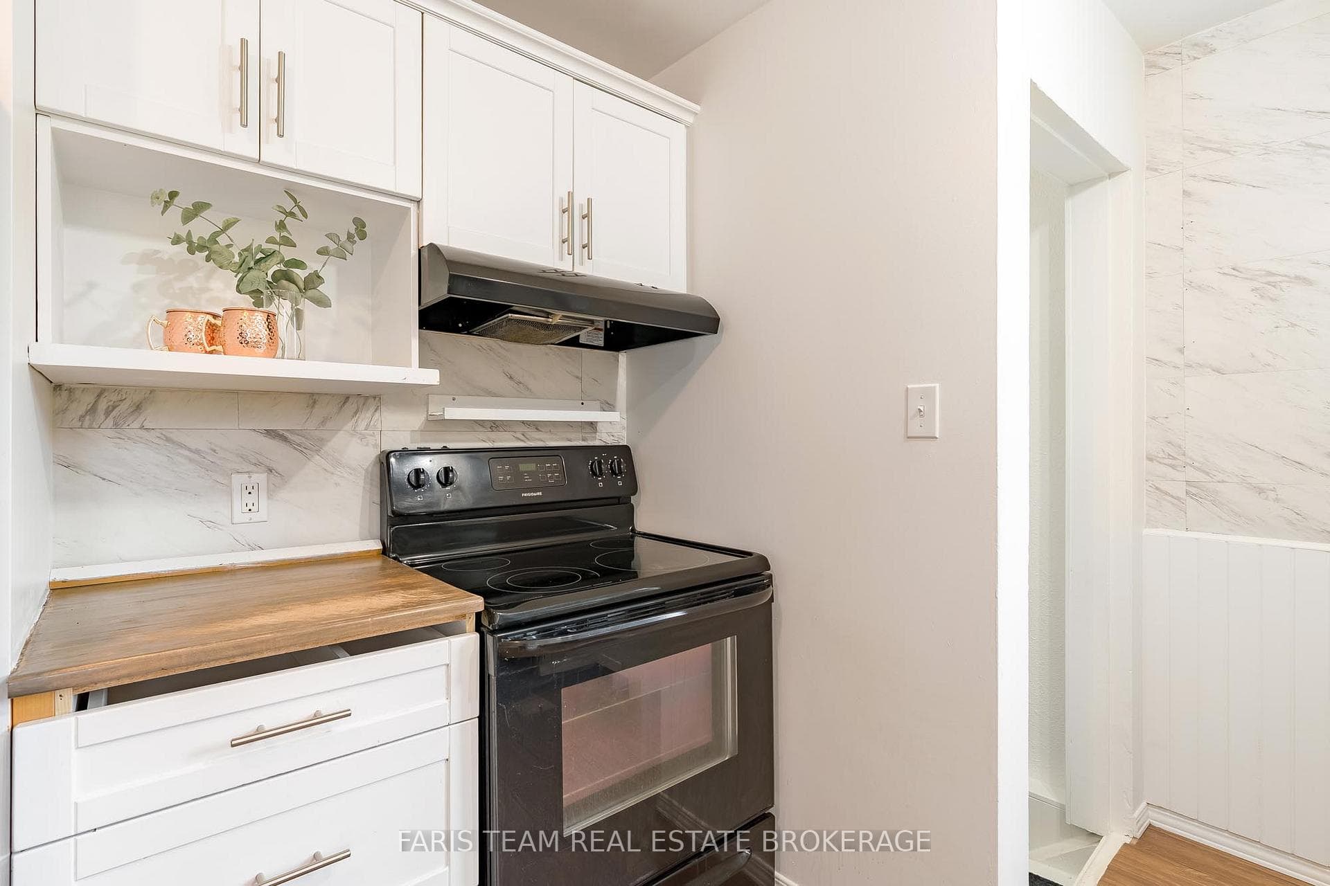 222 William Street photo 6
