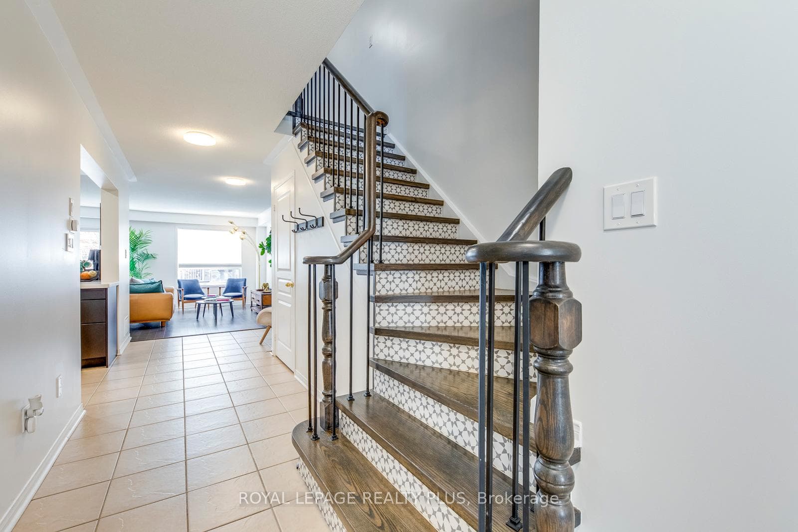 3976 Stardust Drive photo 2