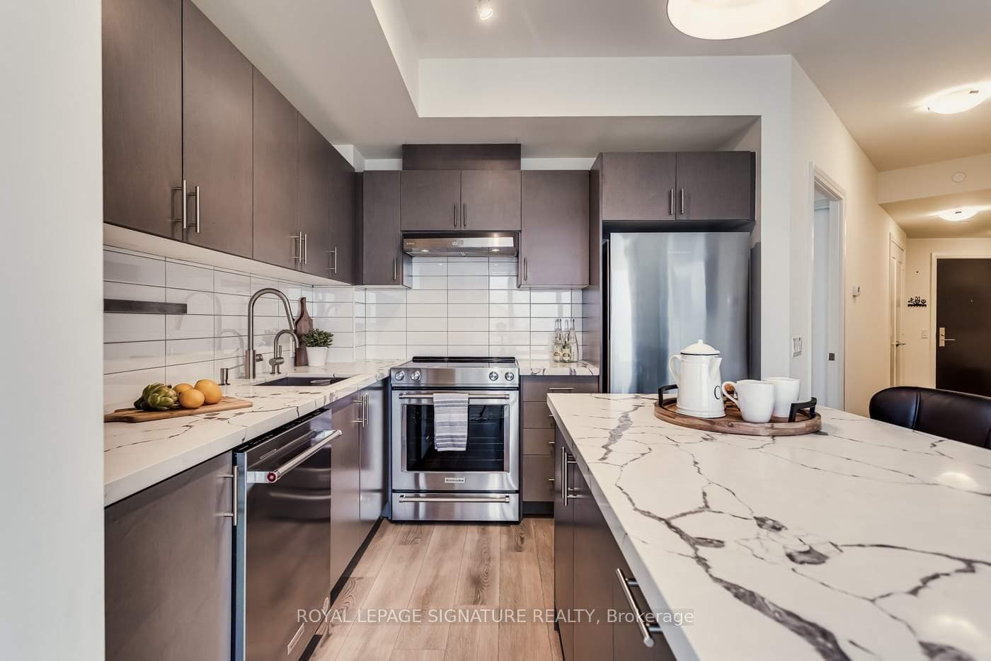 9000 Jane Street Unit 2124 photo 1