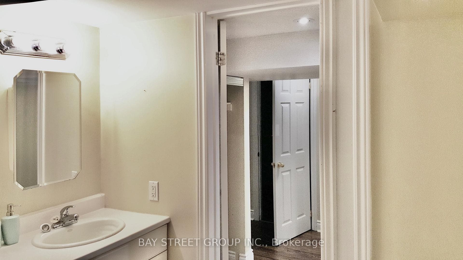 728 Sunnypoint Drive photo 33