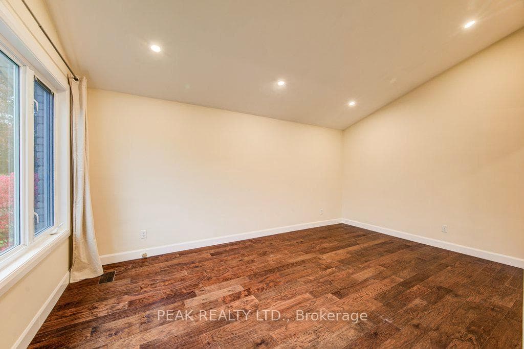 92 Brant Avenue photo 11