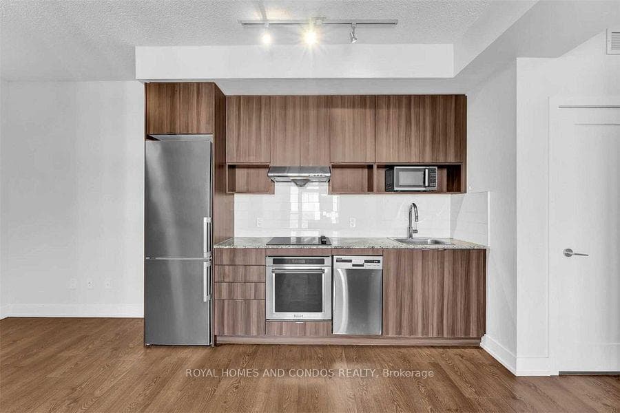 7 Mabelle Avenue Unit 706 photo 9