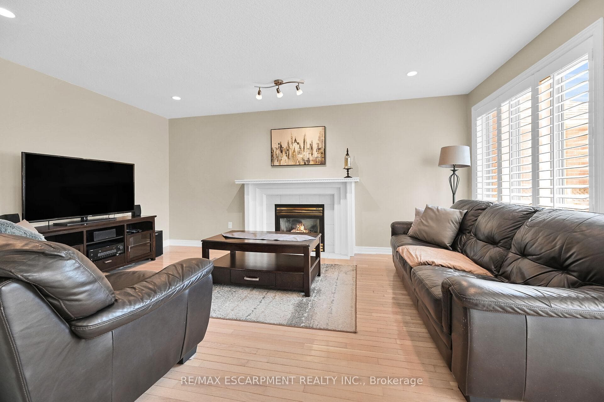 35 Davis Crescent photo 13