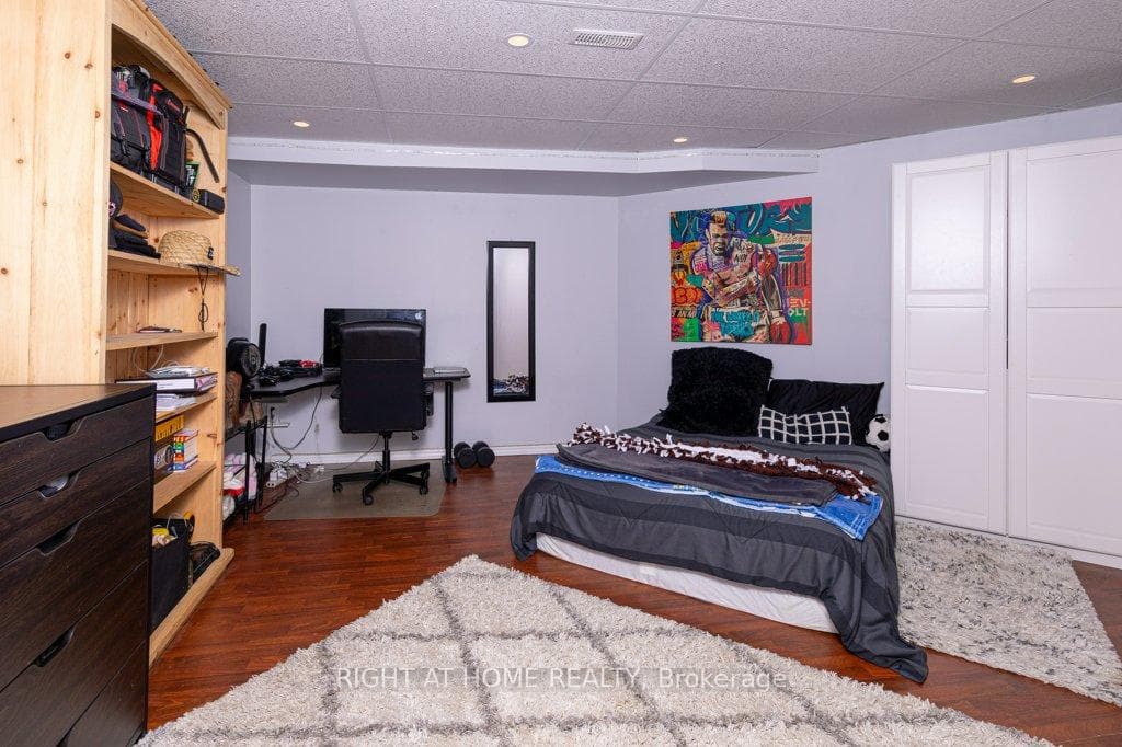 550 Queen Street photo 34