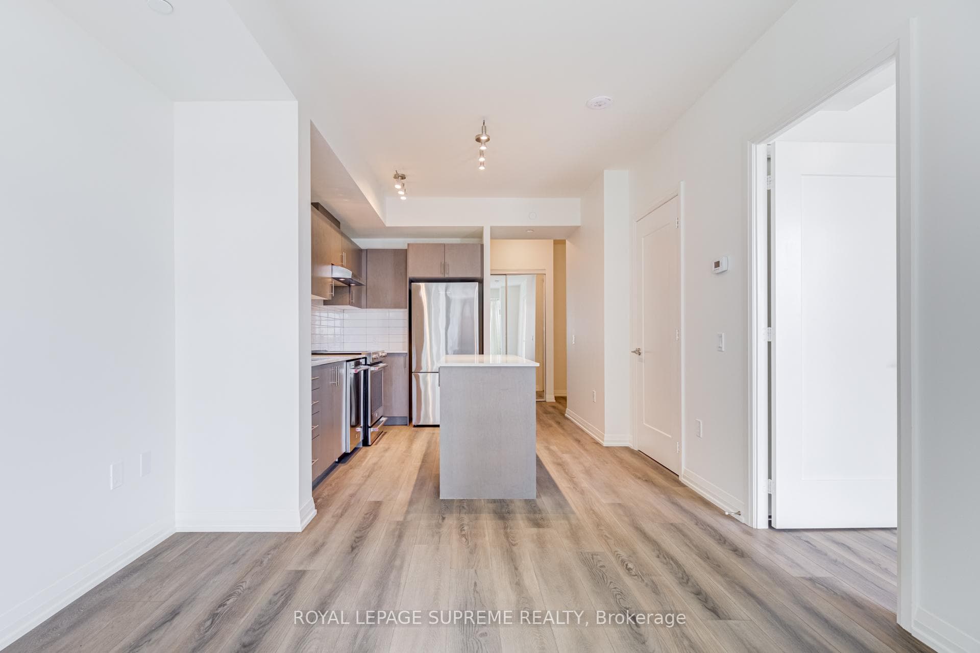 9000 Jane Street Unit 1407 photo 29