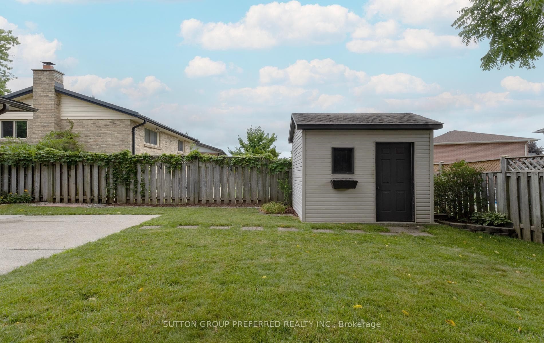55 Jena Crescent photo 38