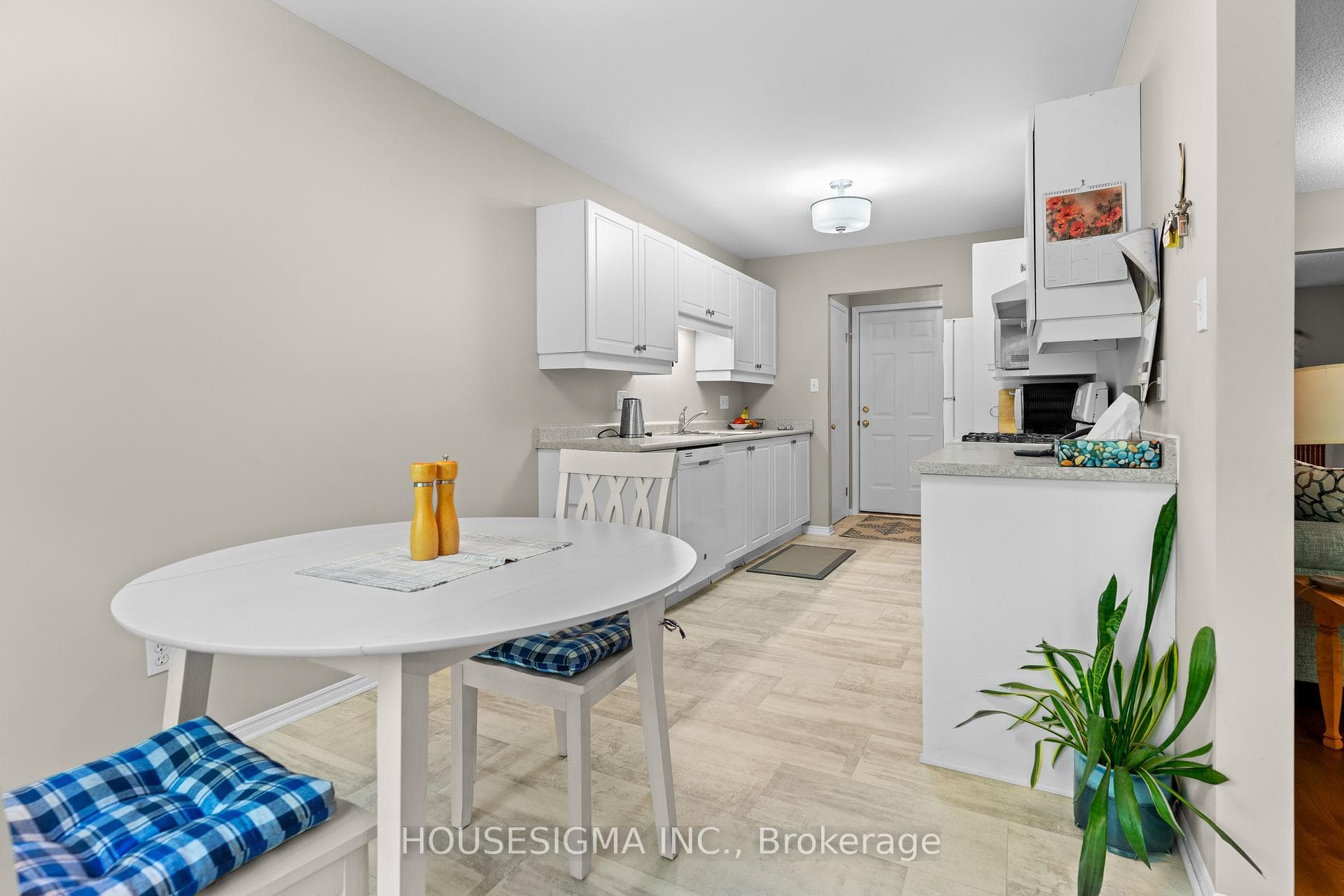 601 Grenfell Drive Unit 44 photo 20