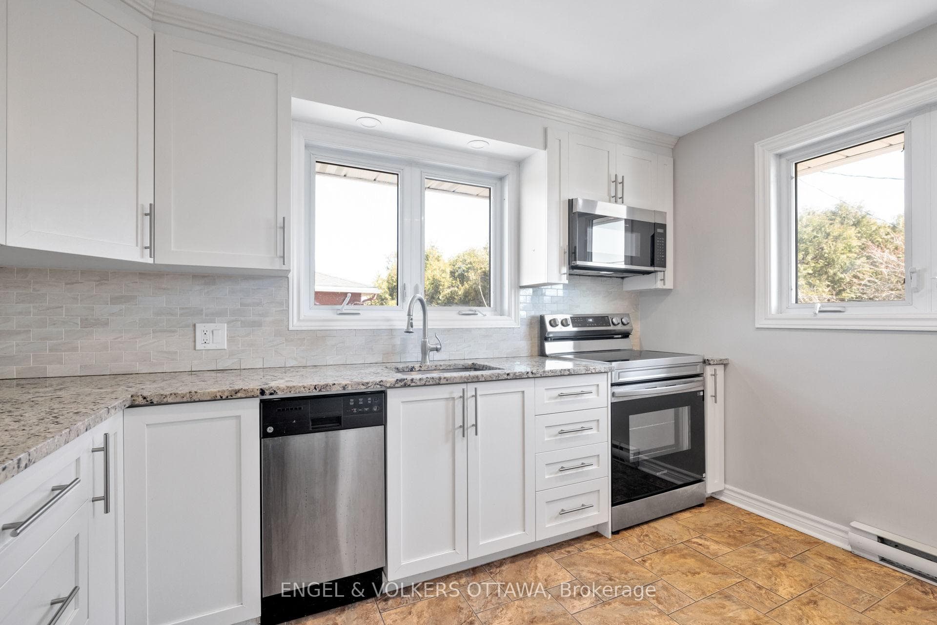 1311 S Avenue photo 35