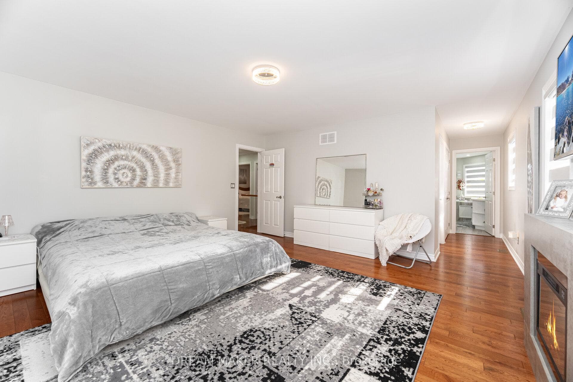 756 Third Avenue photo 30