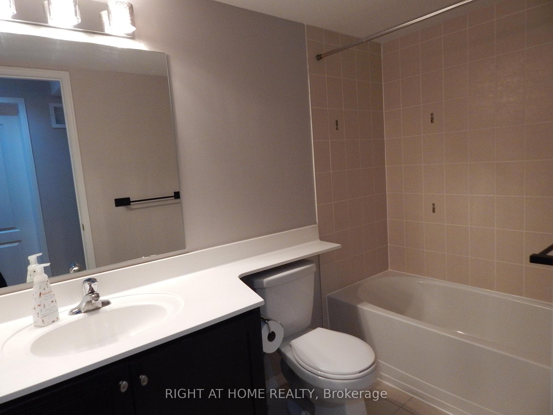 2492 Post Road Unit 12 photo 27