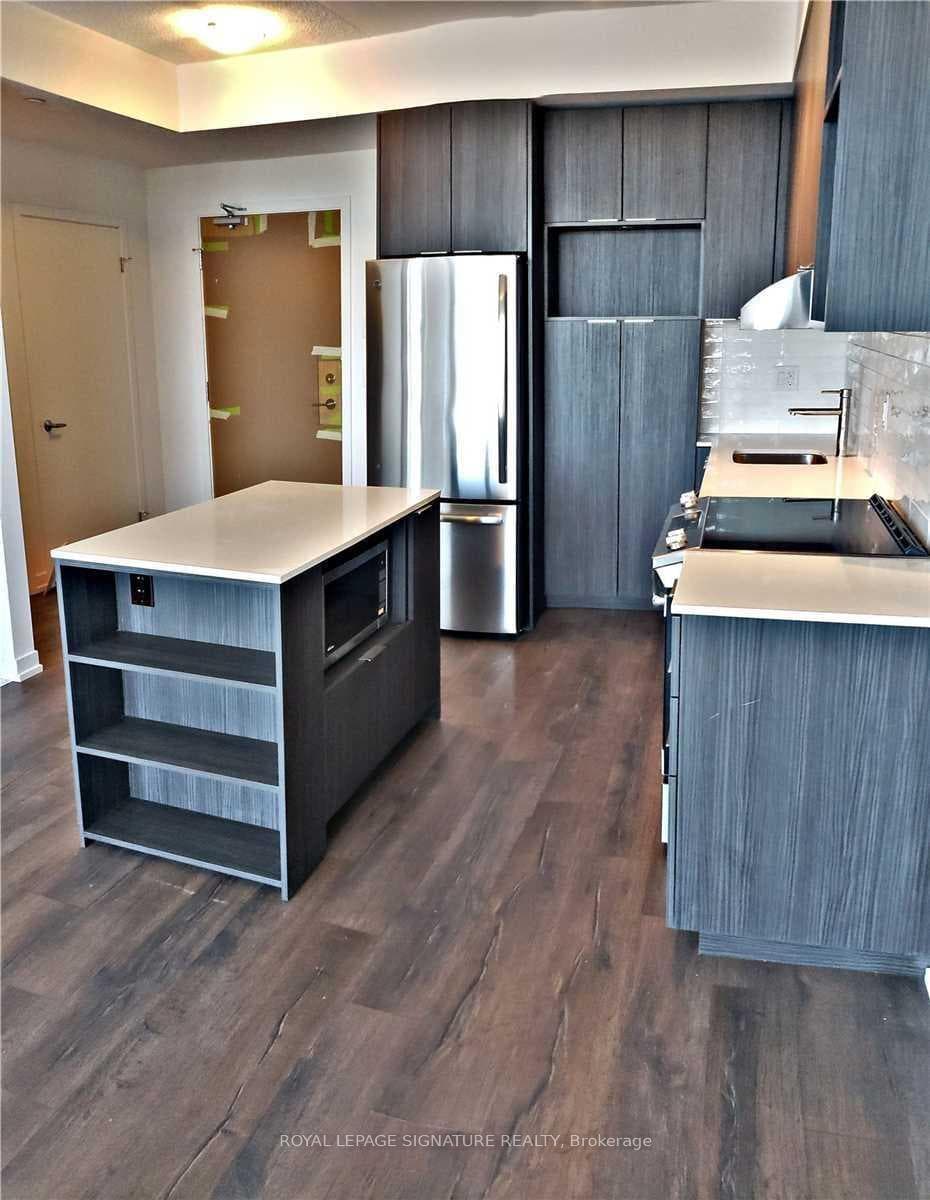 2520 Eglinton Avenue Unit 814 photo 5