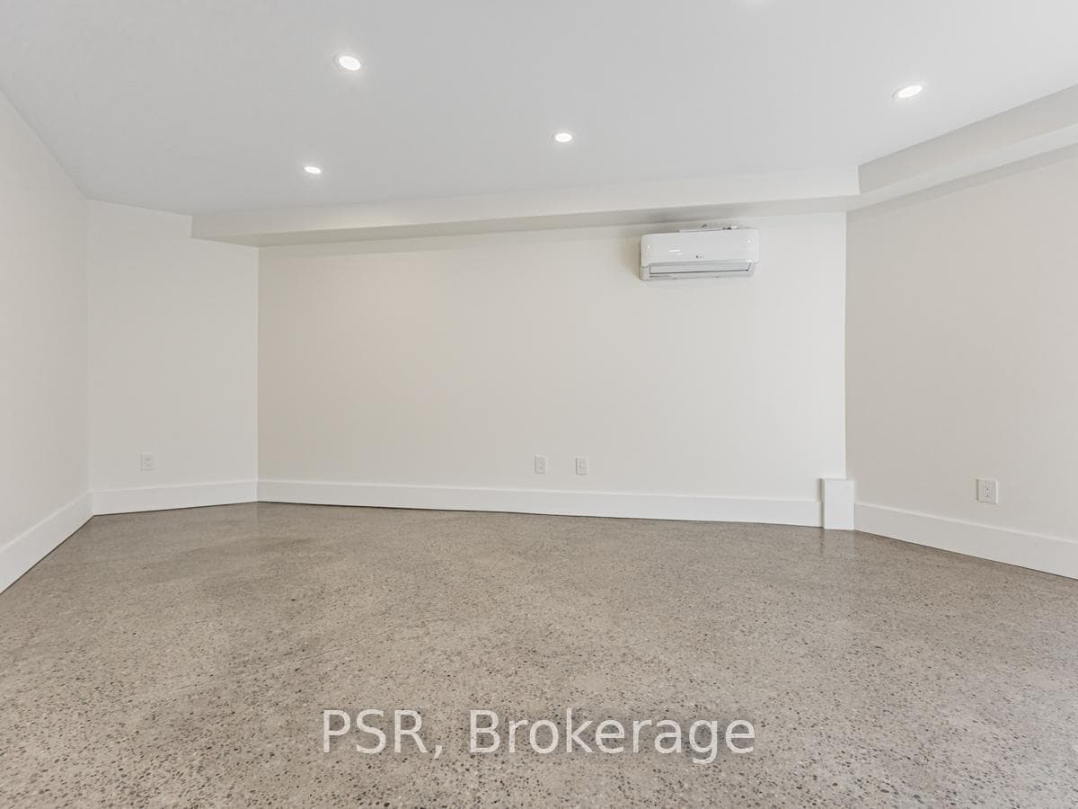 33 Parkway Avenue Unit B photo 14