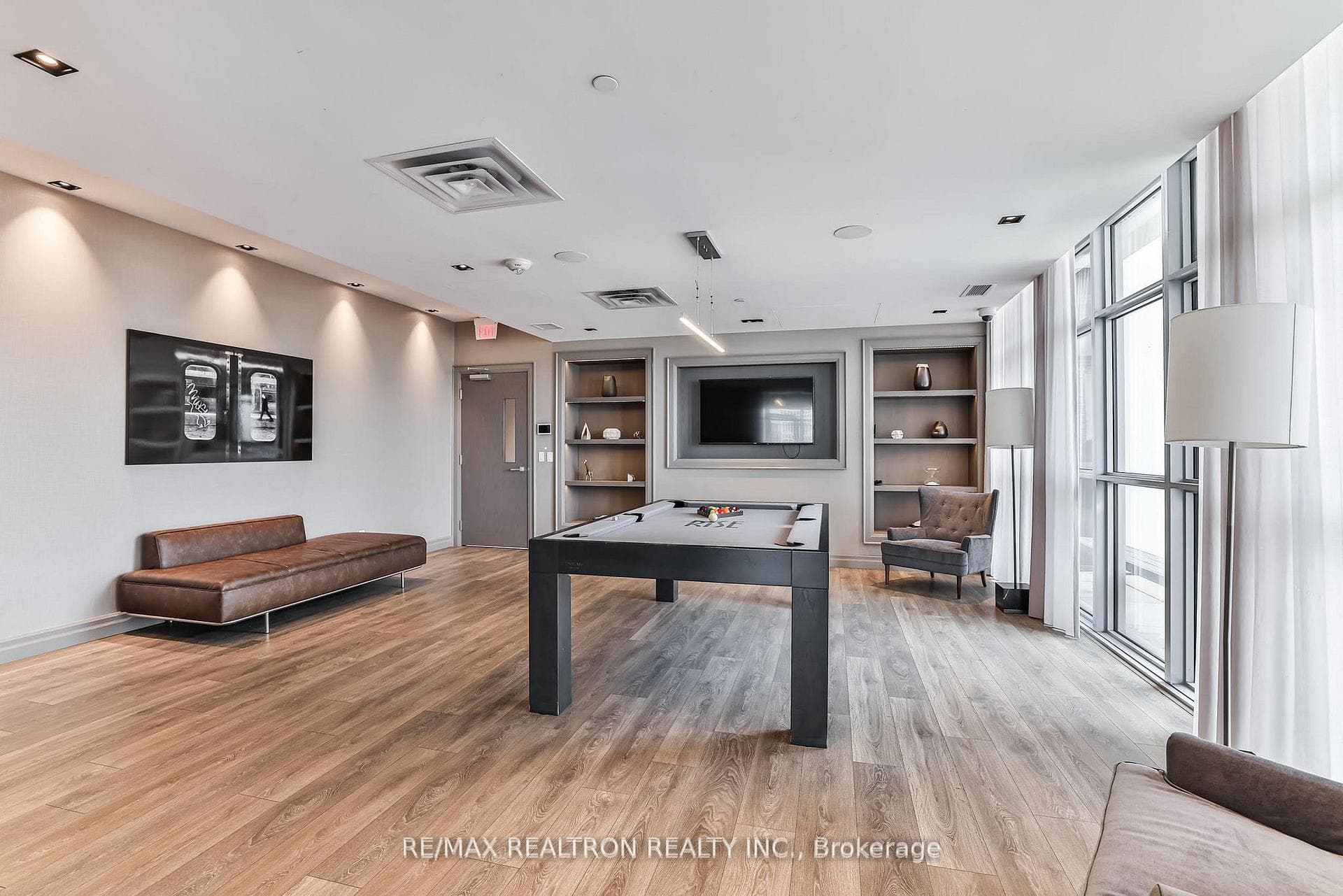 501 St Clair Avenue Unit 618 photo 18