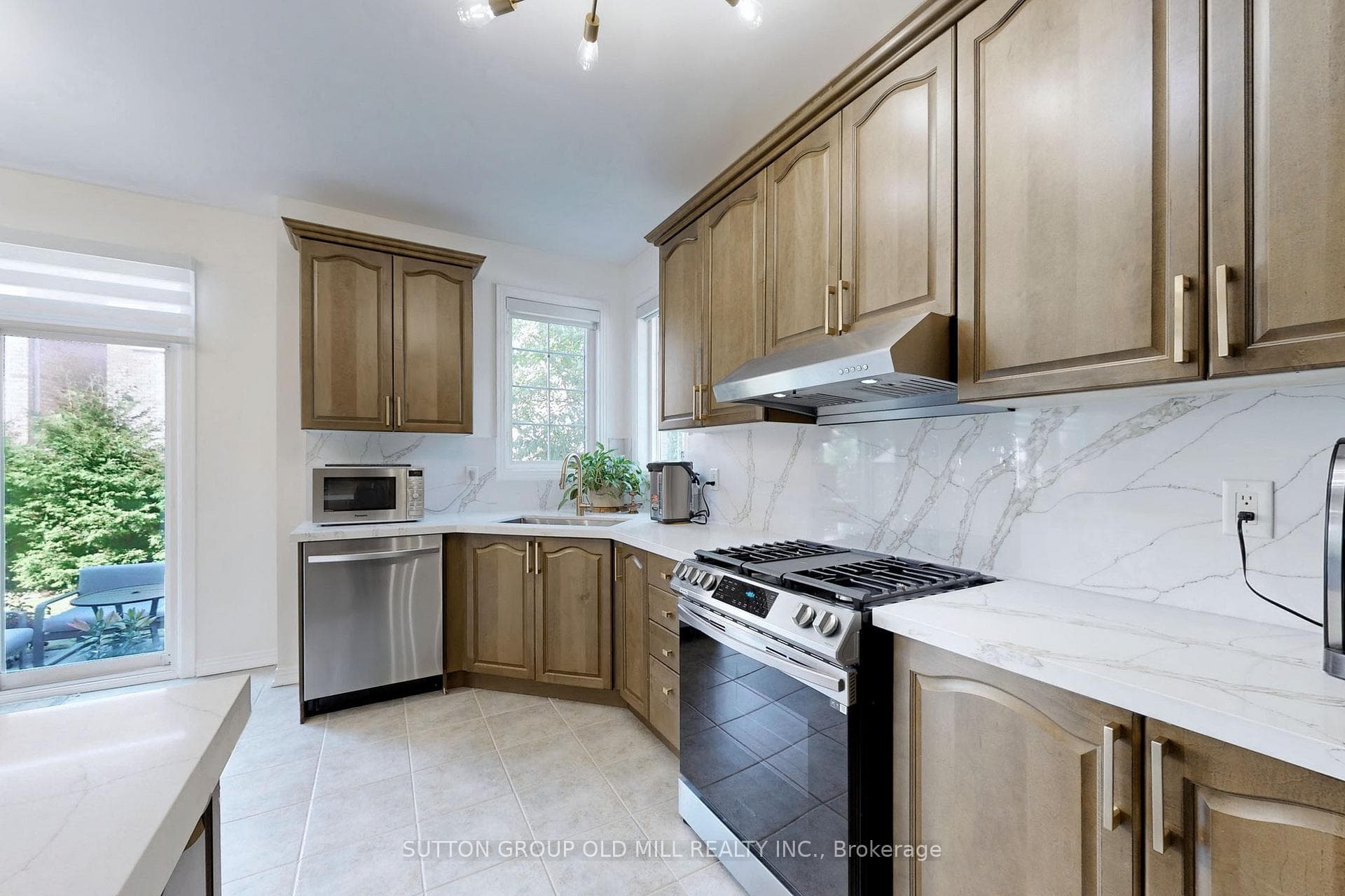 22 Nichols Boulevard photo 8