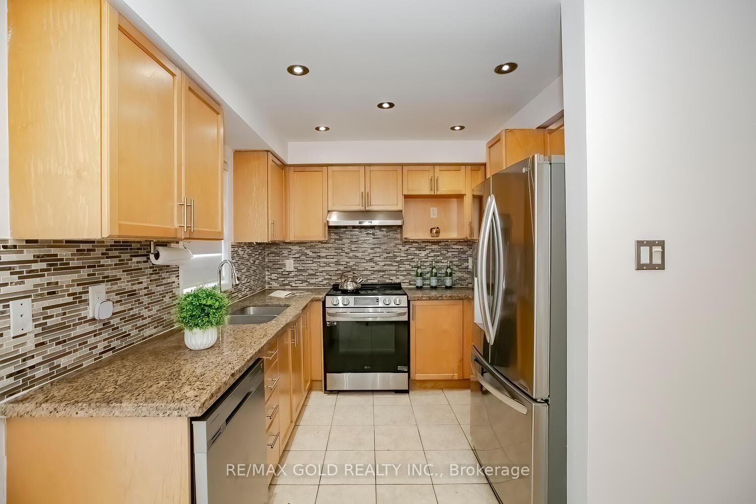 24 Plum Hollow Court photo 8