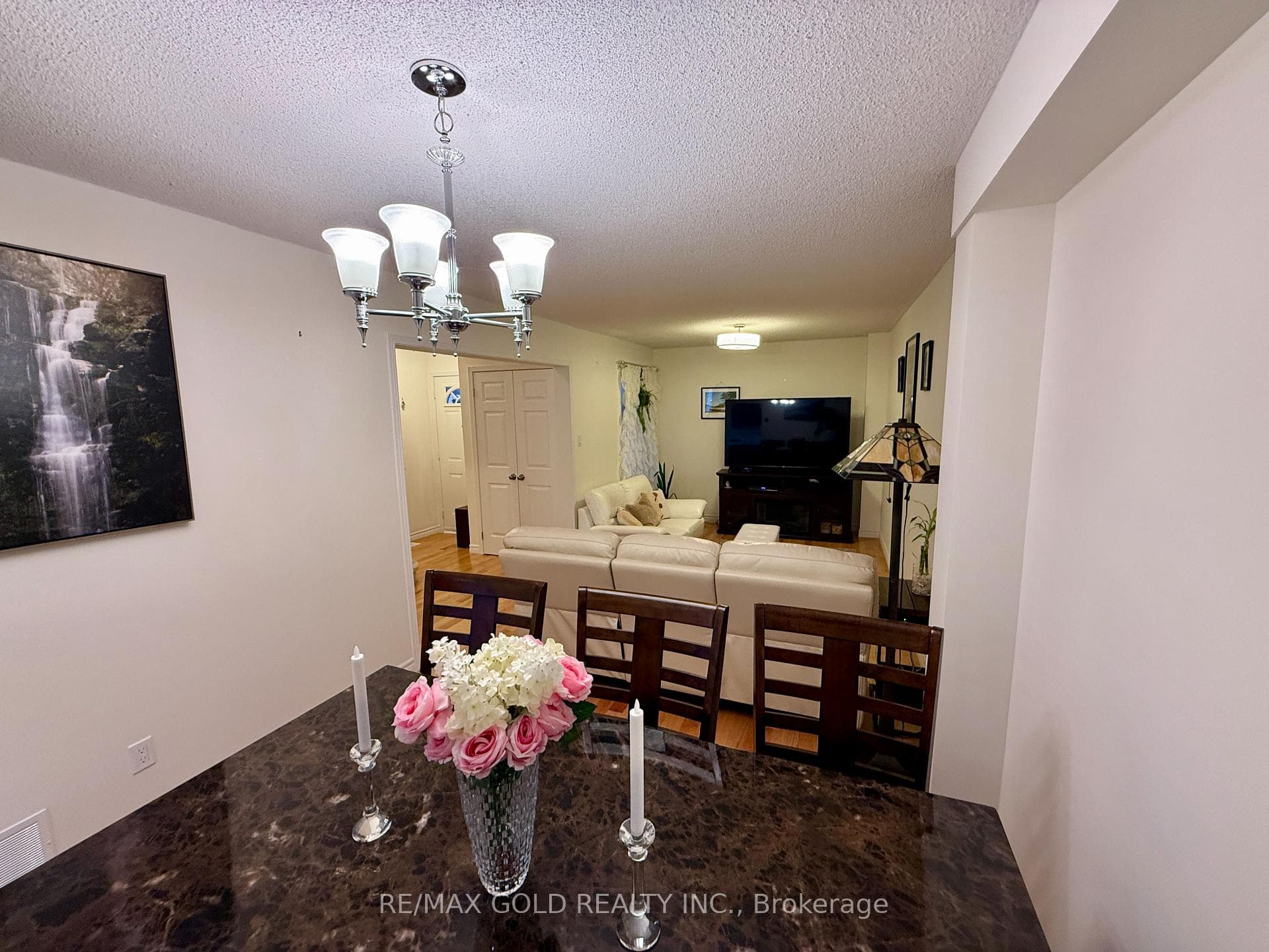 6879 Bansbridge Crescent photo 5