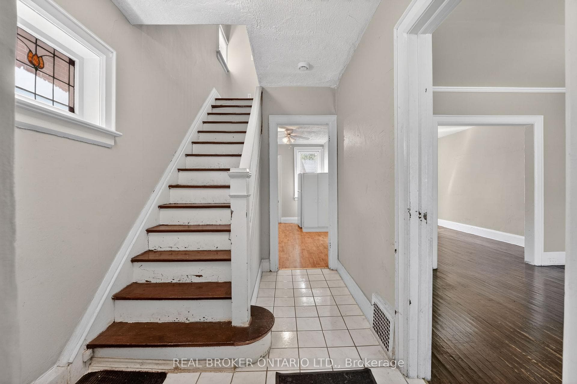 271 Manor Road photo 5