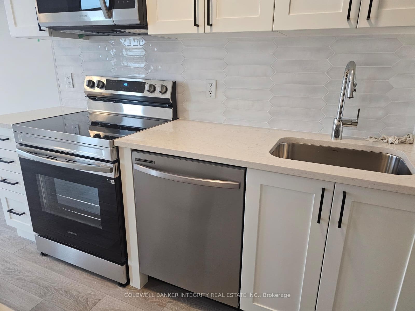 490 Gordon Krantz Avenue Unit 209 photo 11