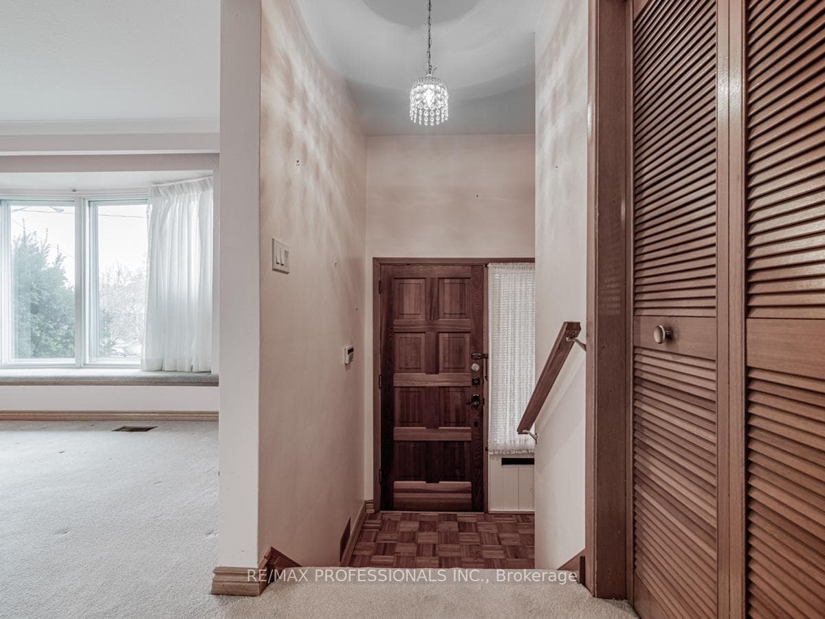 61 Marilake Drive photo 5