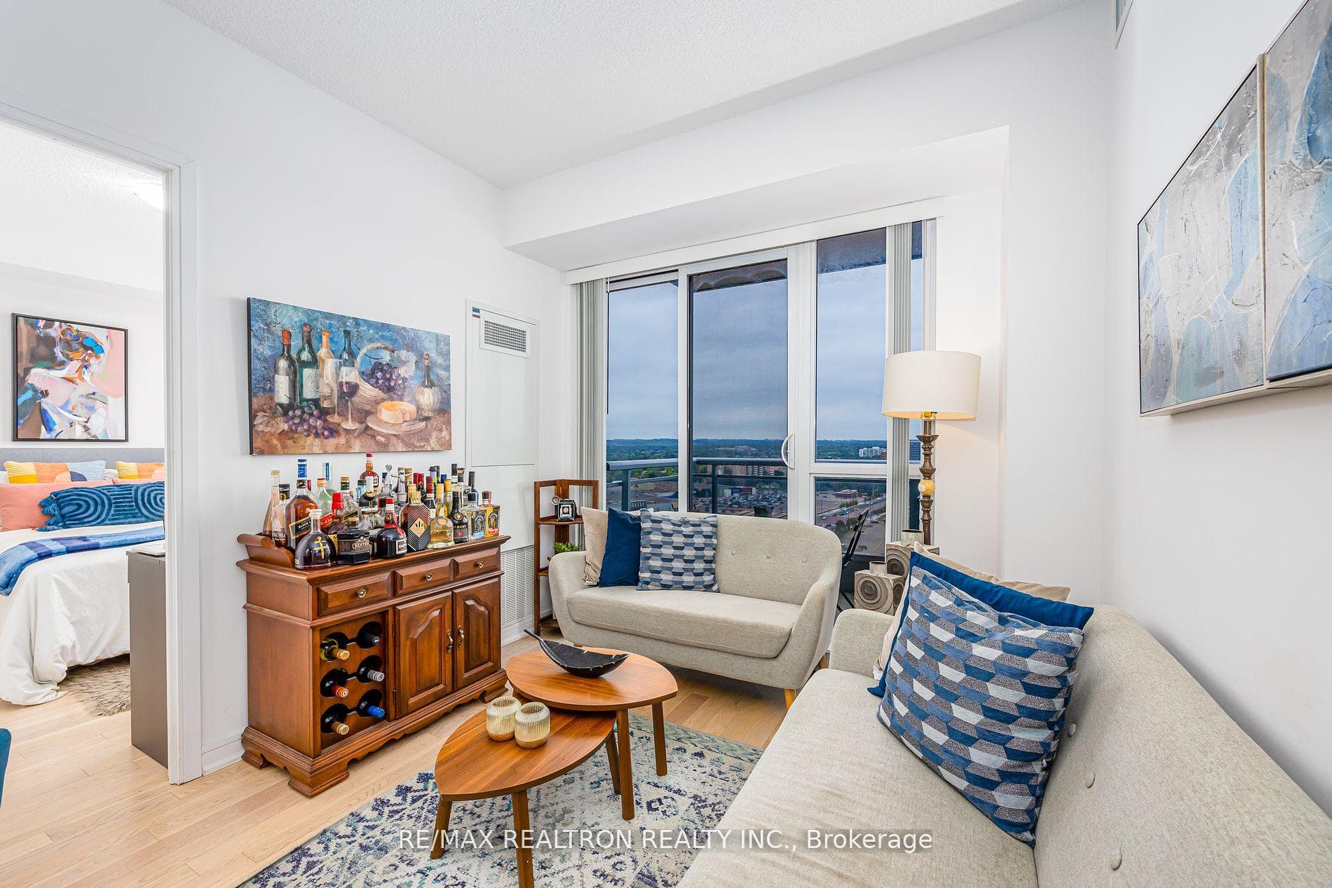 9205 Yonge Street Unit 1702 photo 17