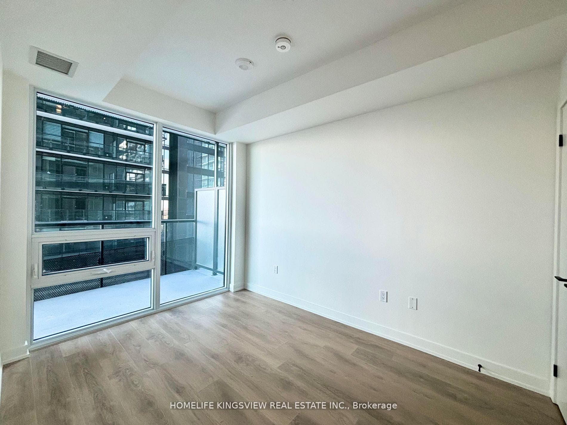 117 Broadway Avenue Unit 1813 photo 9