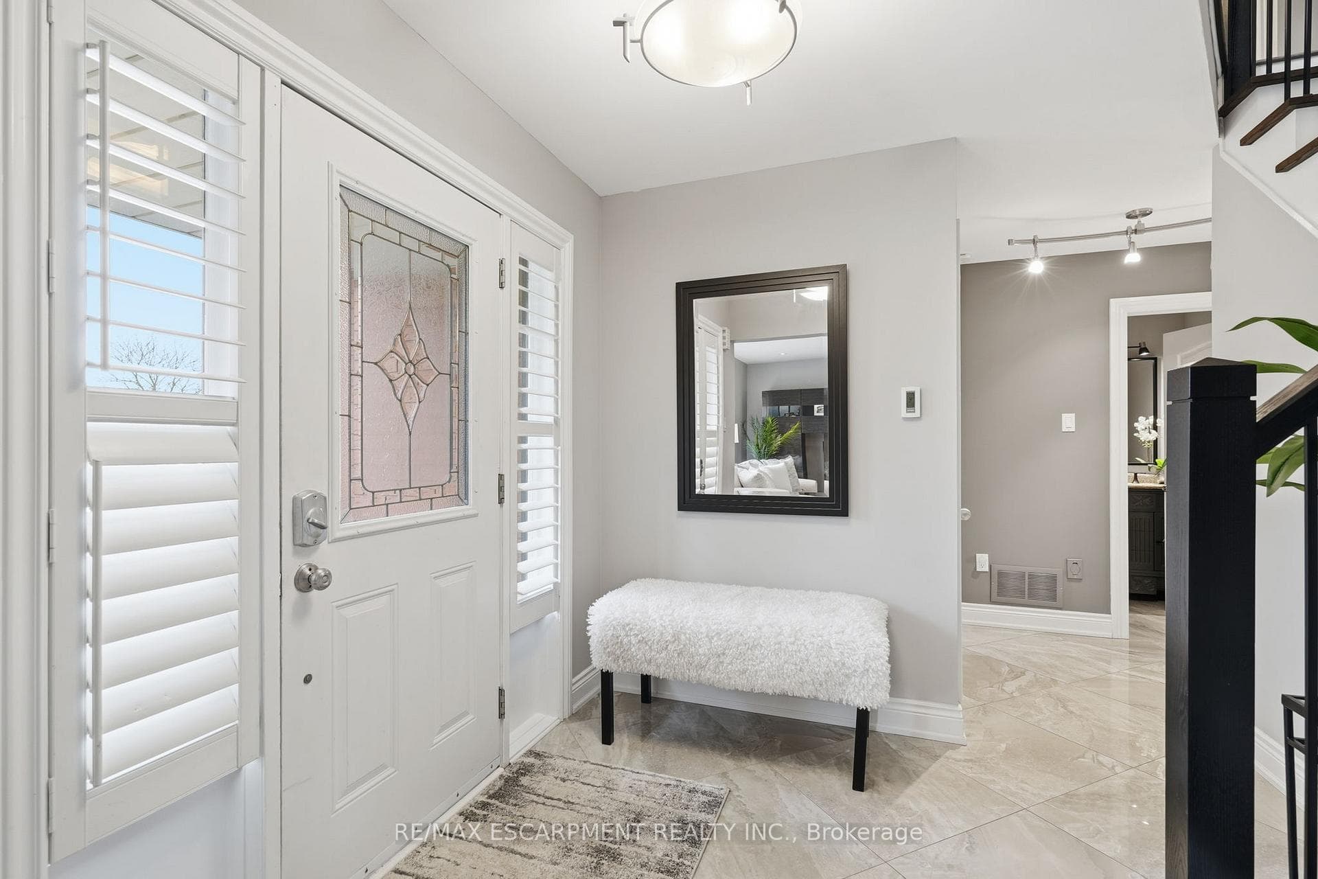 9 CORNELIA Court photo 4