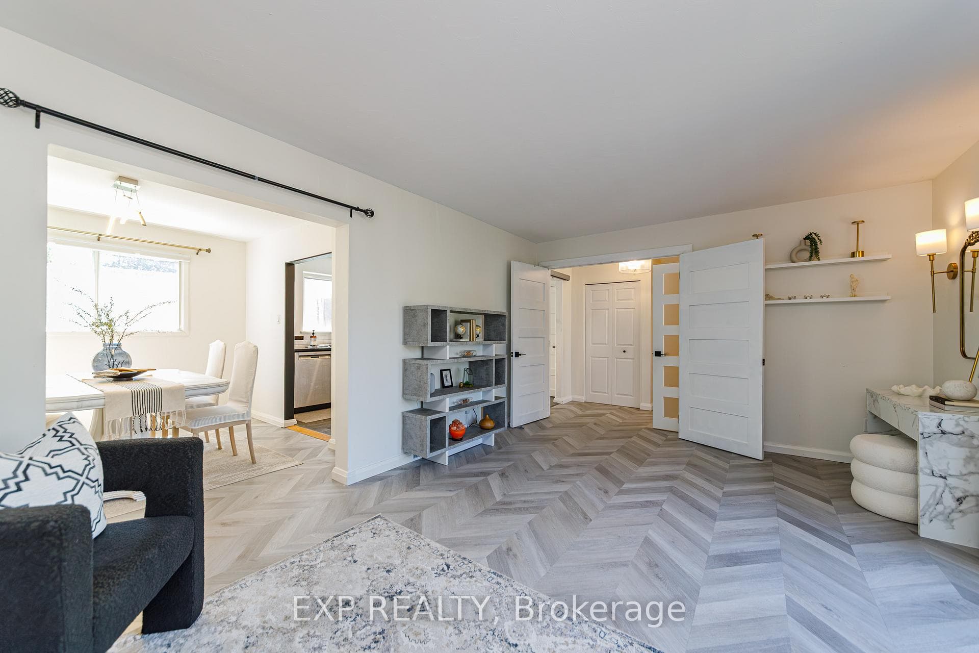 1836 Lorraine Avenue photo 8