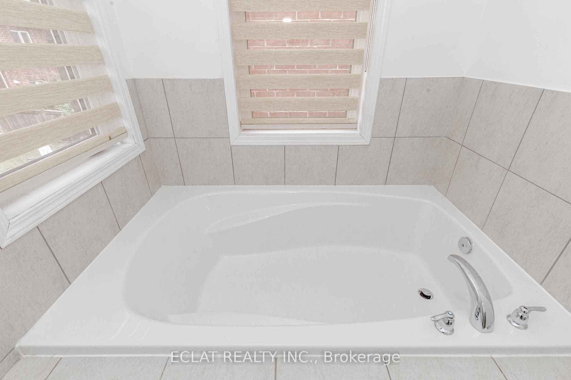 86 Enford Crescent photo 22