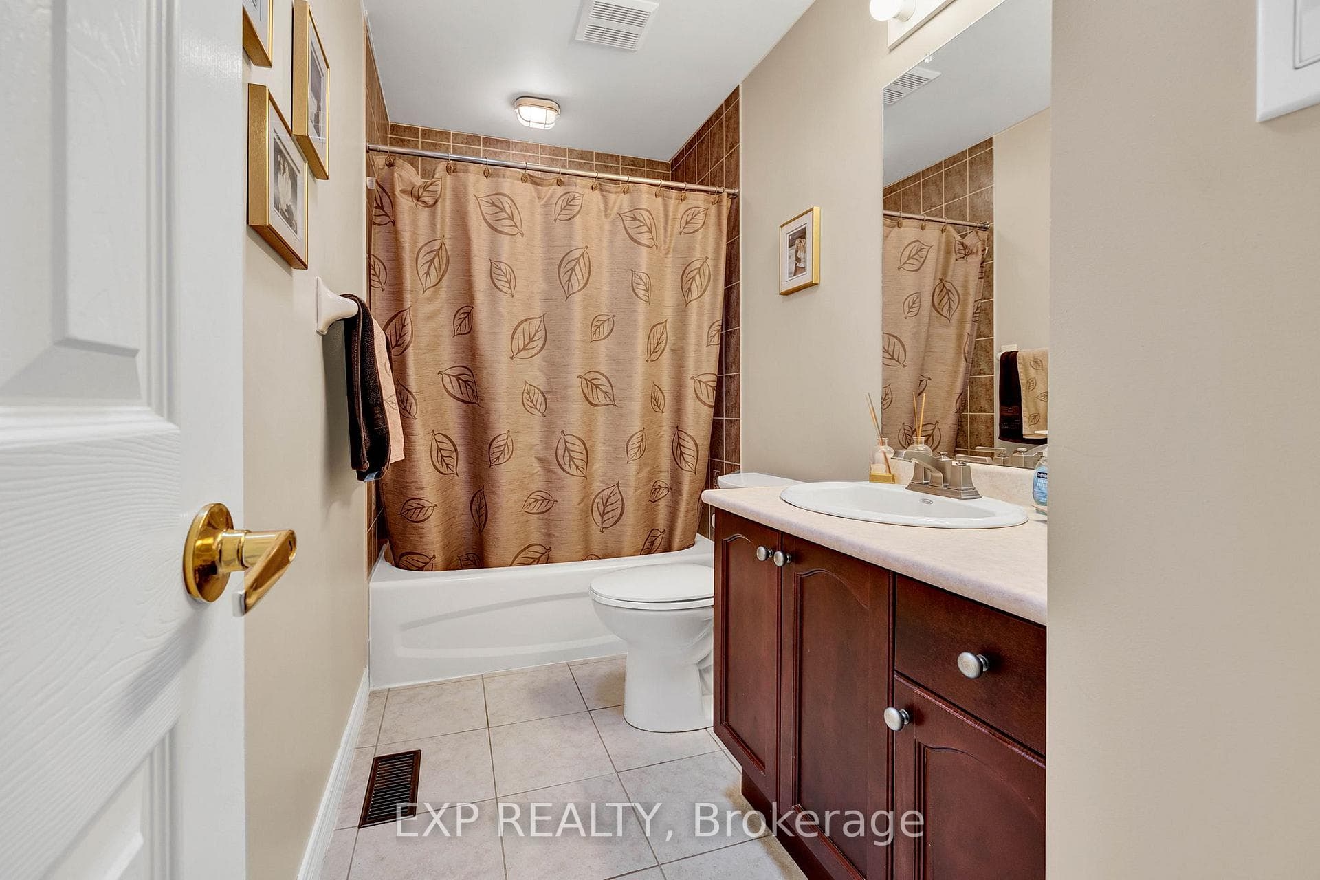35 Balsam Trail photo 10