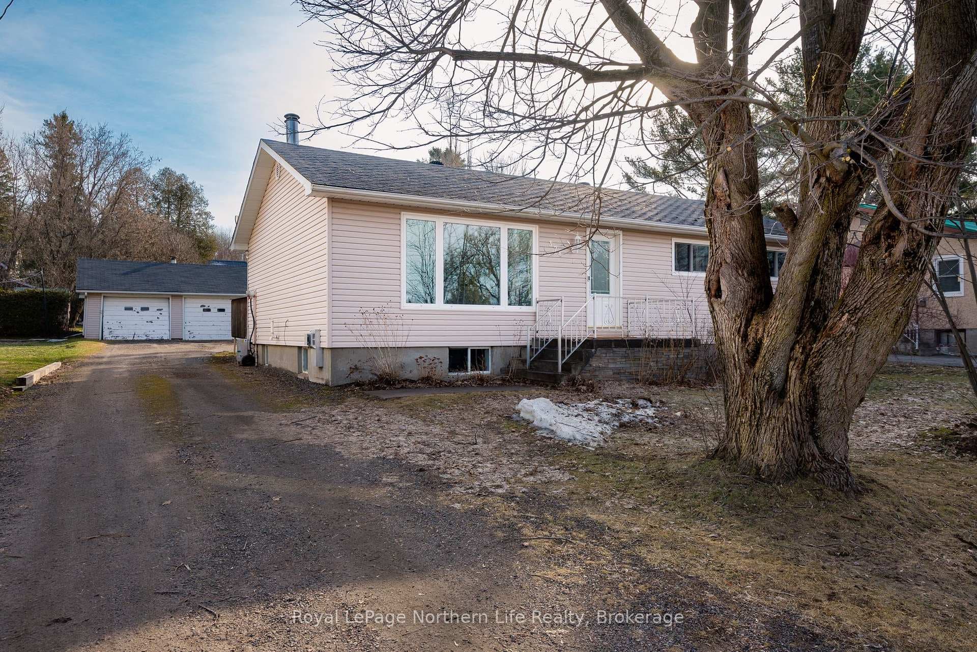 374 Bridge Avenue photo 4