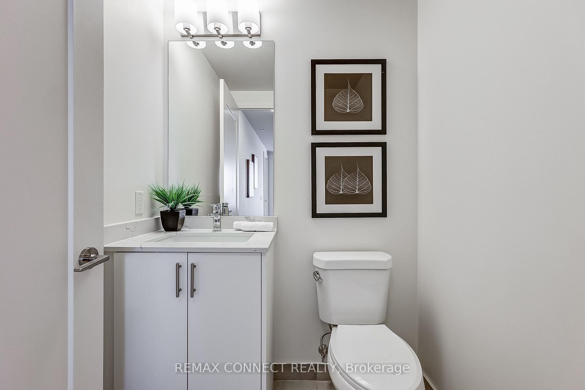 8960 Jane Street Unit 419 photo 9
