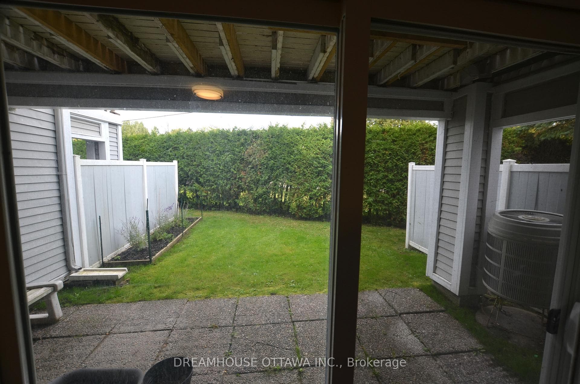 16 Forsyth Lane photo 4