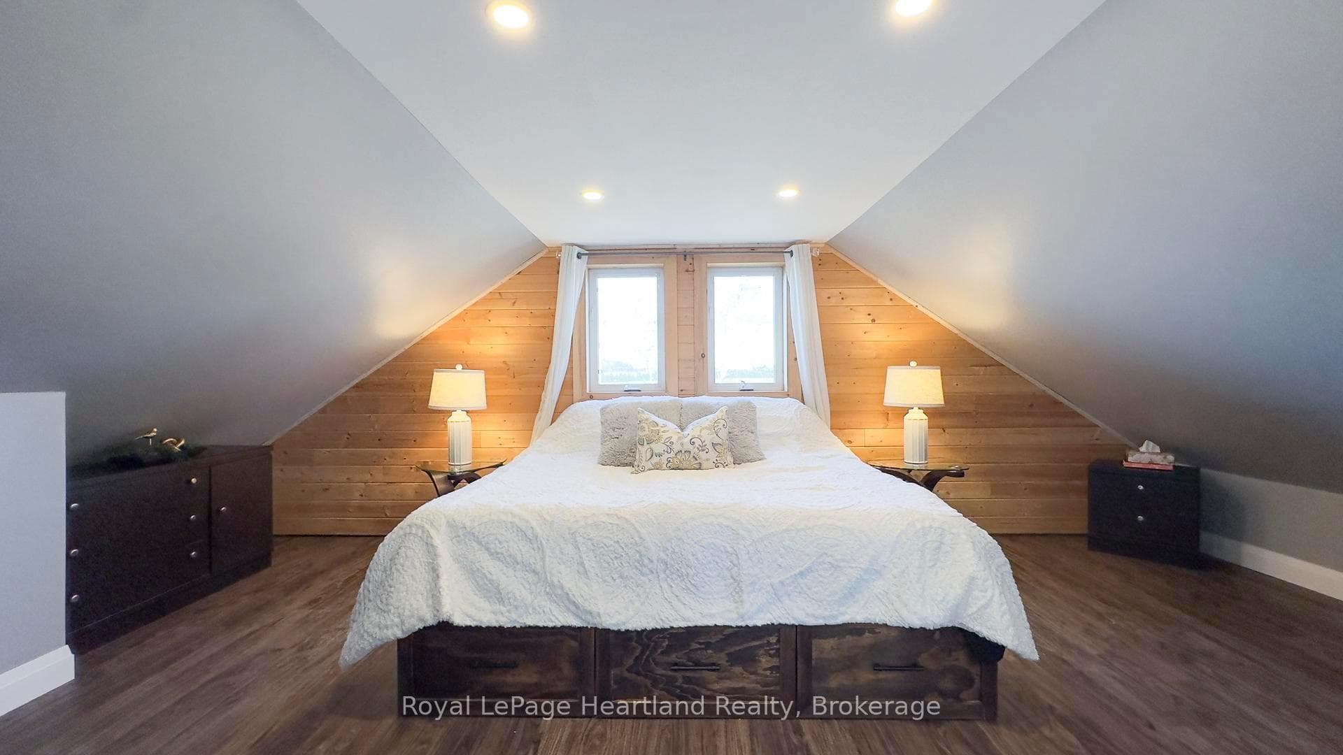 41581 SUMMERHILL Road photo 26