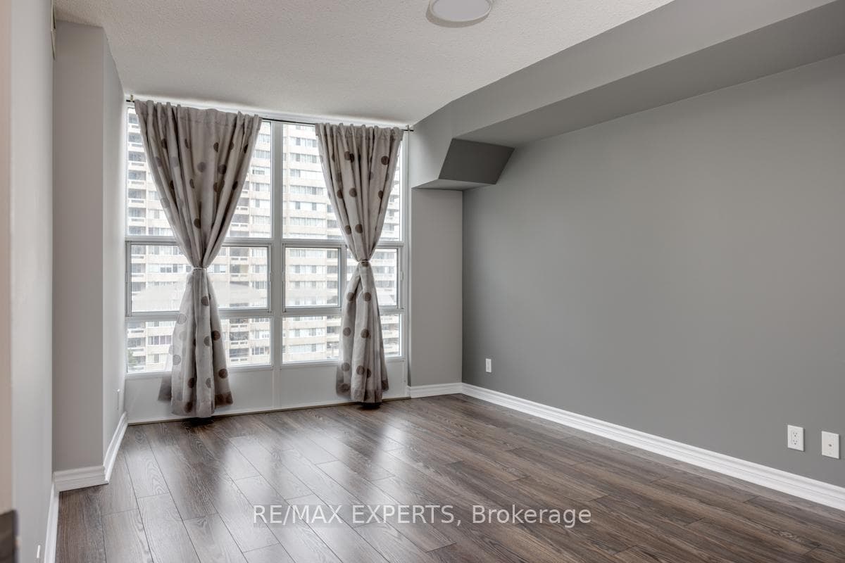 1 Elm Drive Unit 811 photo 12