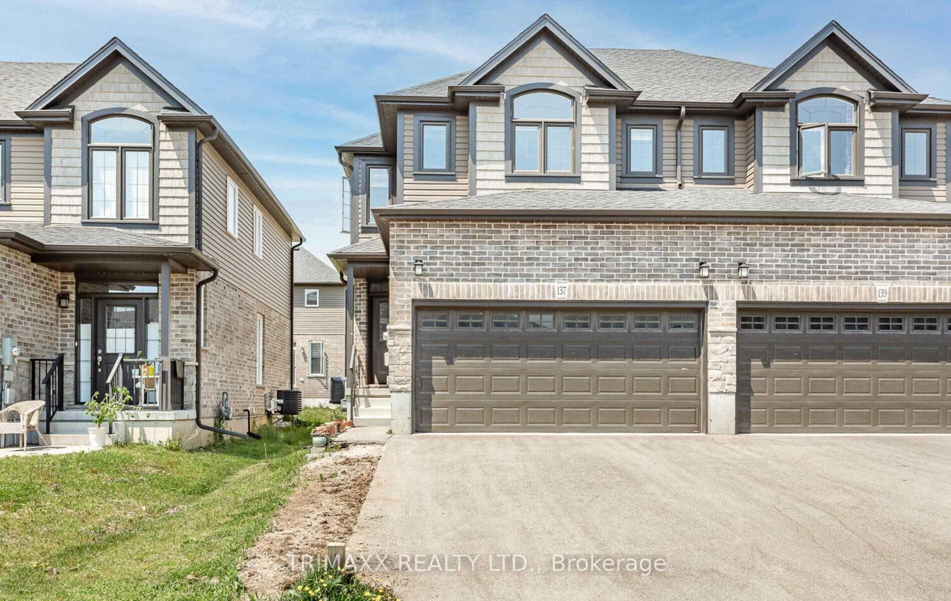 137 Links Crescent photo 1