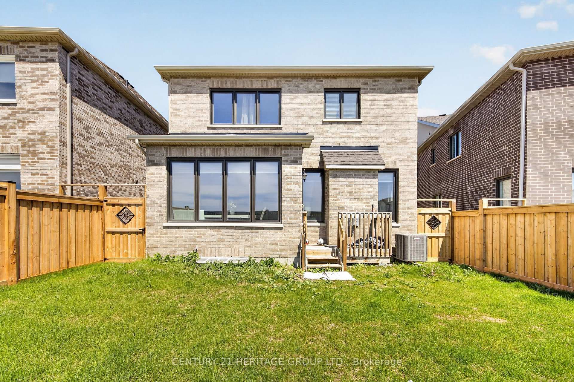 77 Montrose Boulevard photo 32