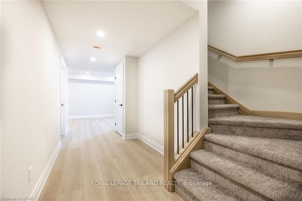 6521 ROYAL MAGNOLIA Avenue photo 27