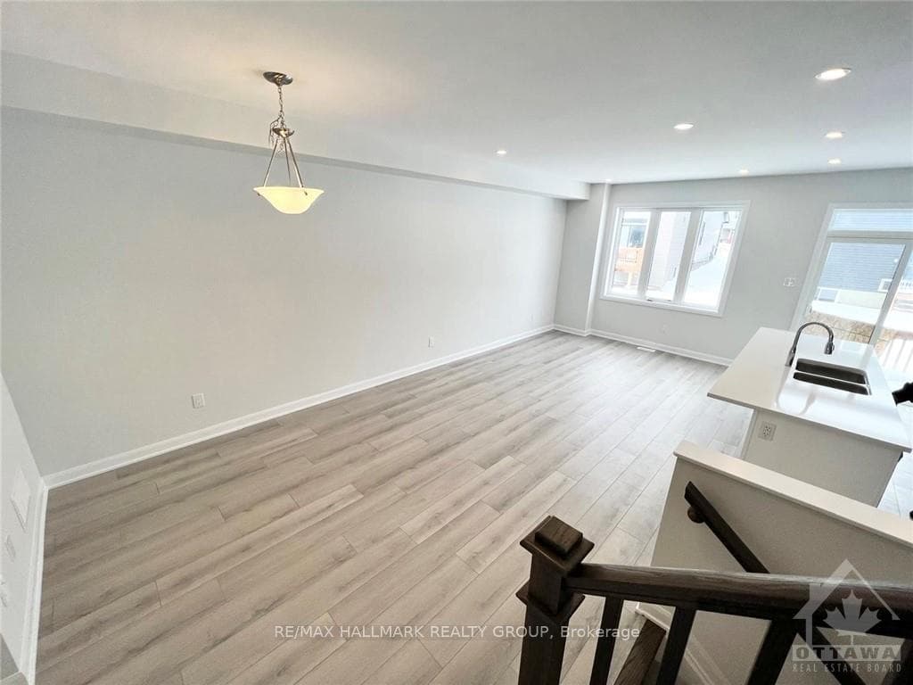 1058 BALLYHALE Heights photo 5