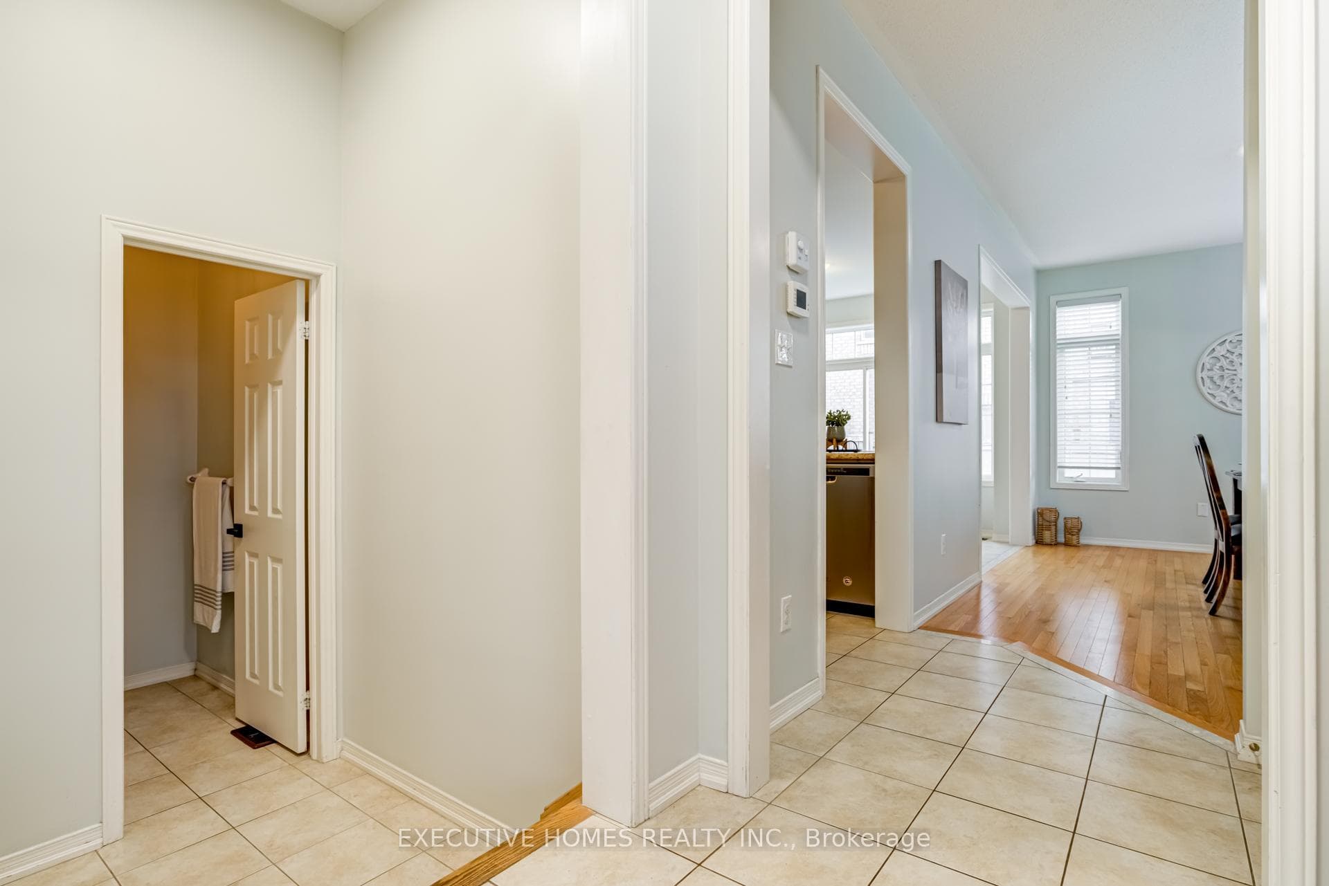59 Durhamview Crescent photo 9