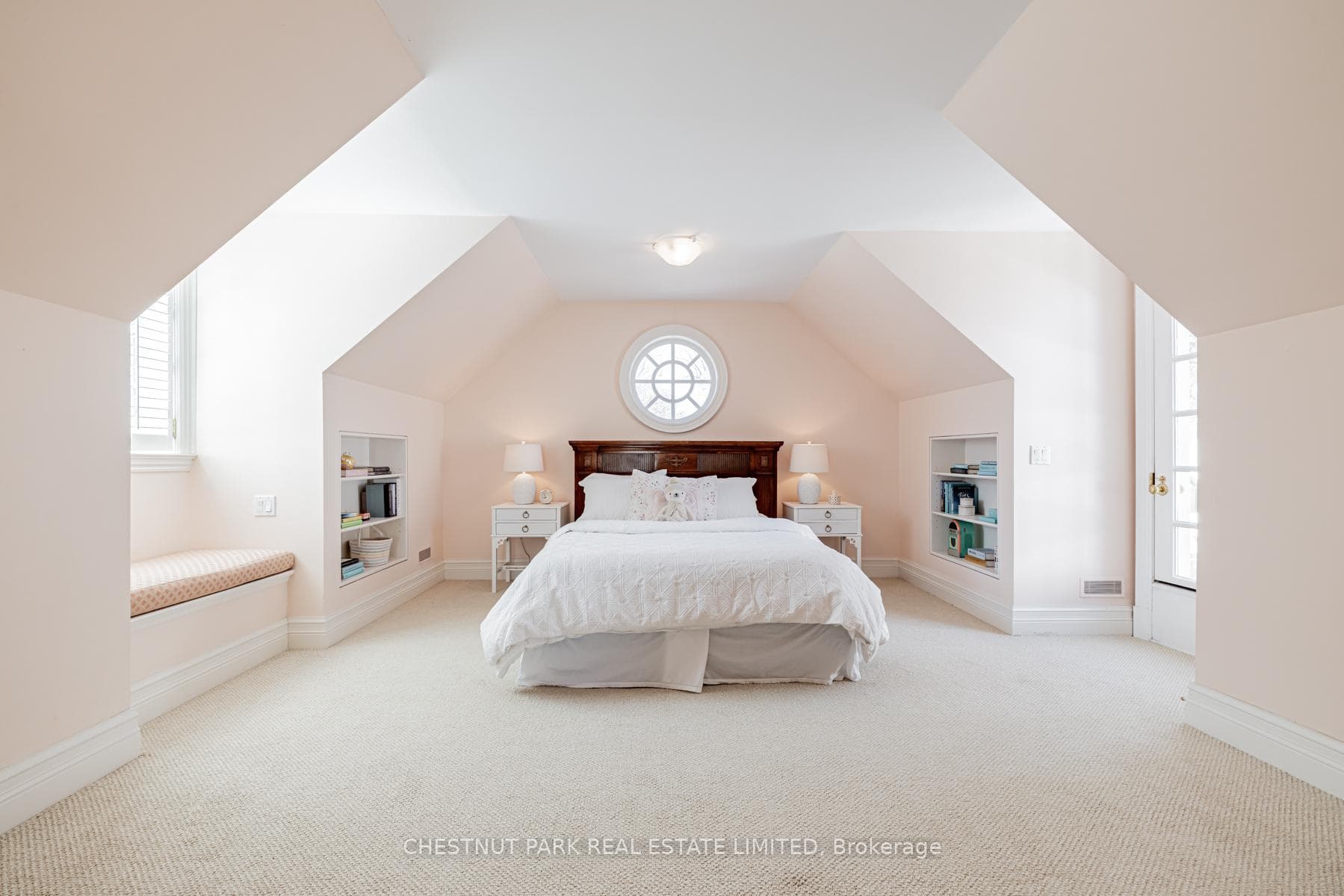 188 Roxborough Drive photo 20