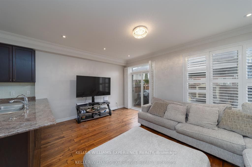 6 Weaver Terrace photo 6