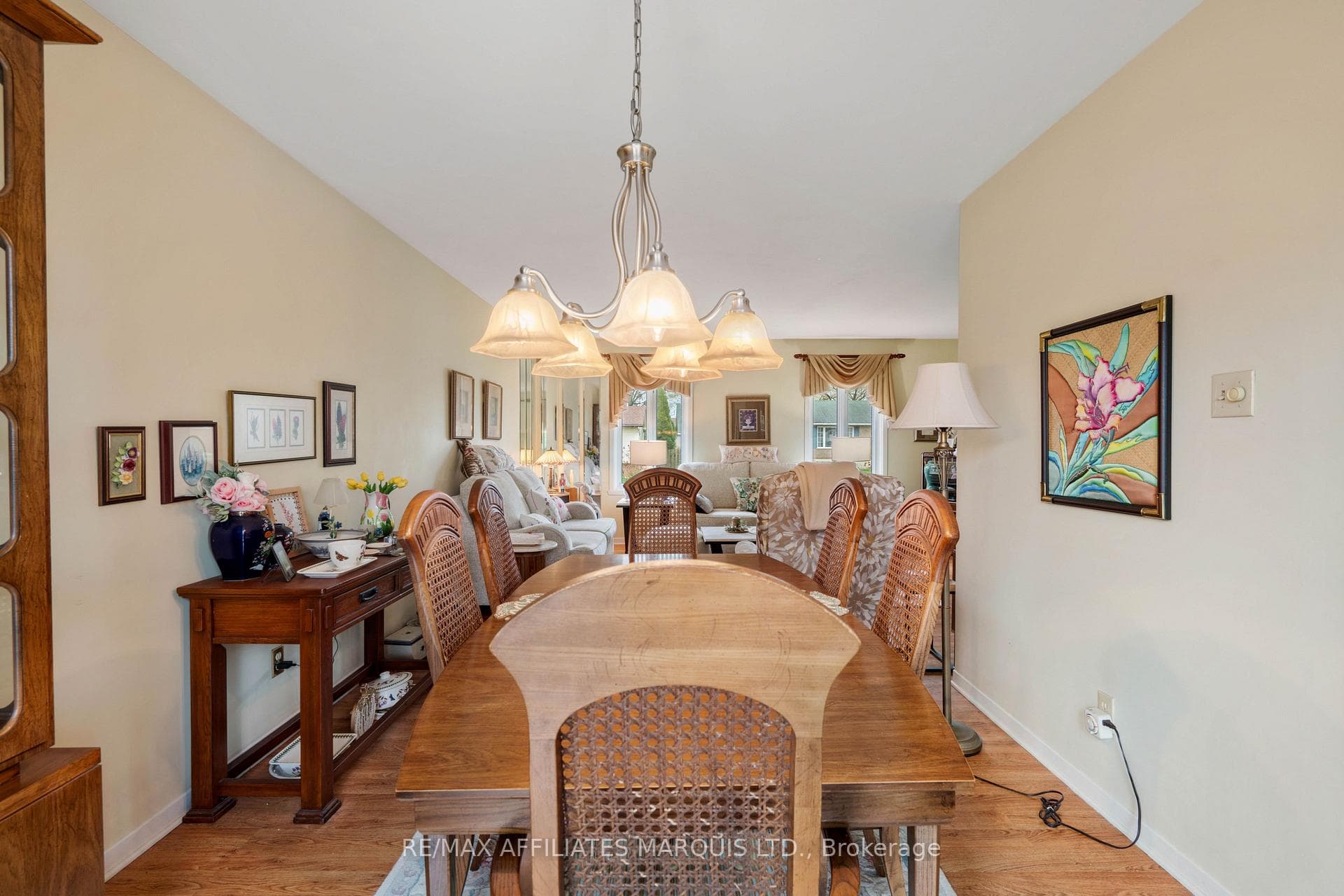 1412 Lochiel Street photo 12