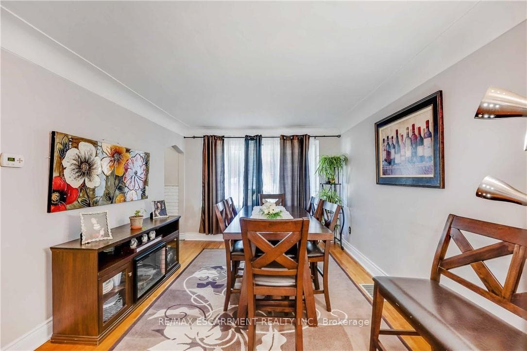 111 East 25th Street photo 7