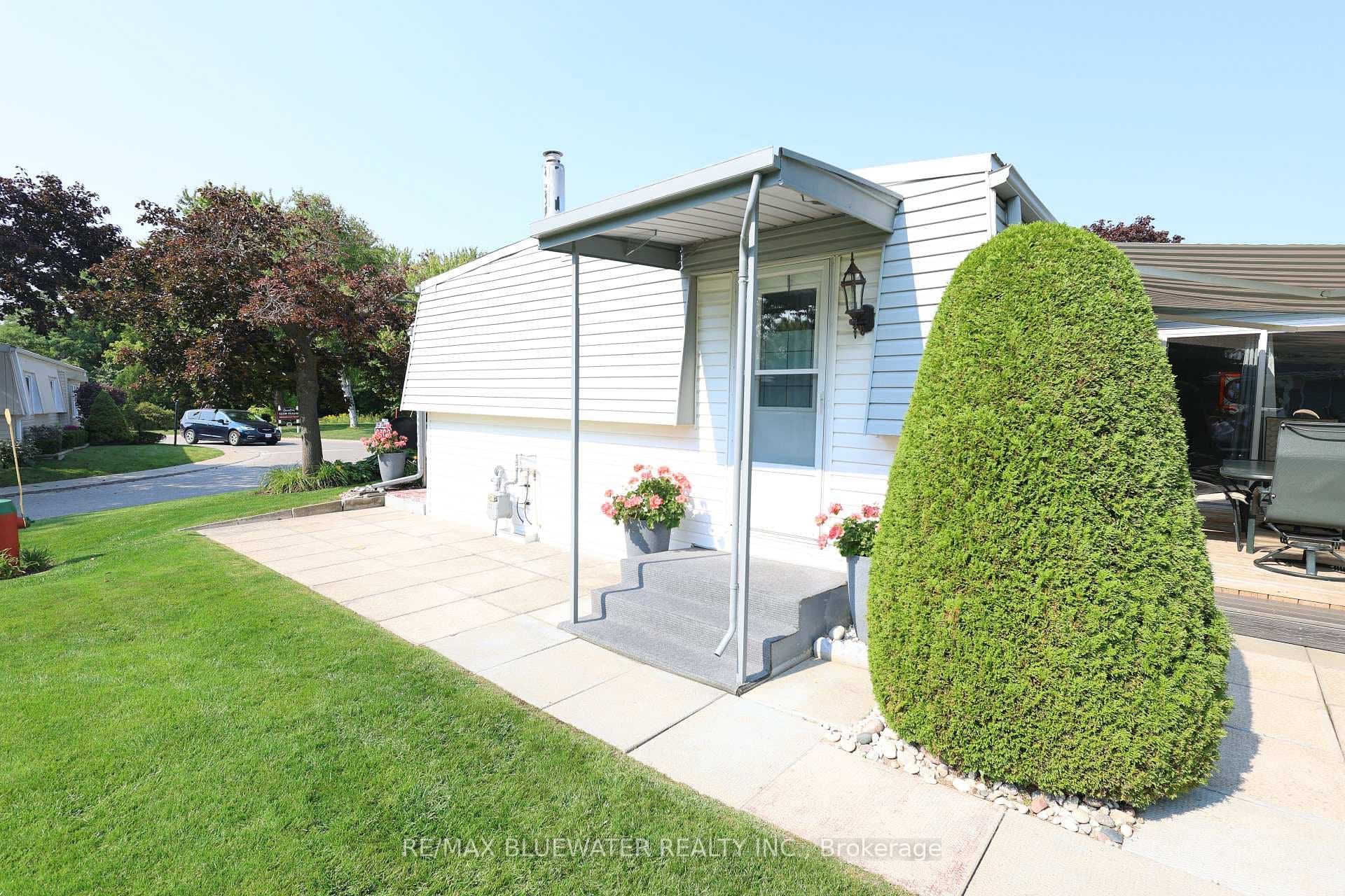296 Pebble Beach Parkway photo 7