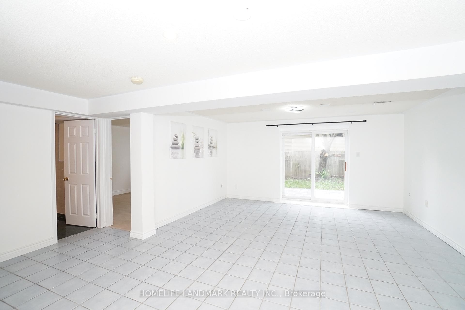 594 Queen Victoria Drive Unit Gound & Bsmt photo 4