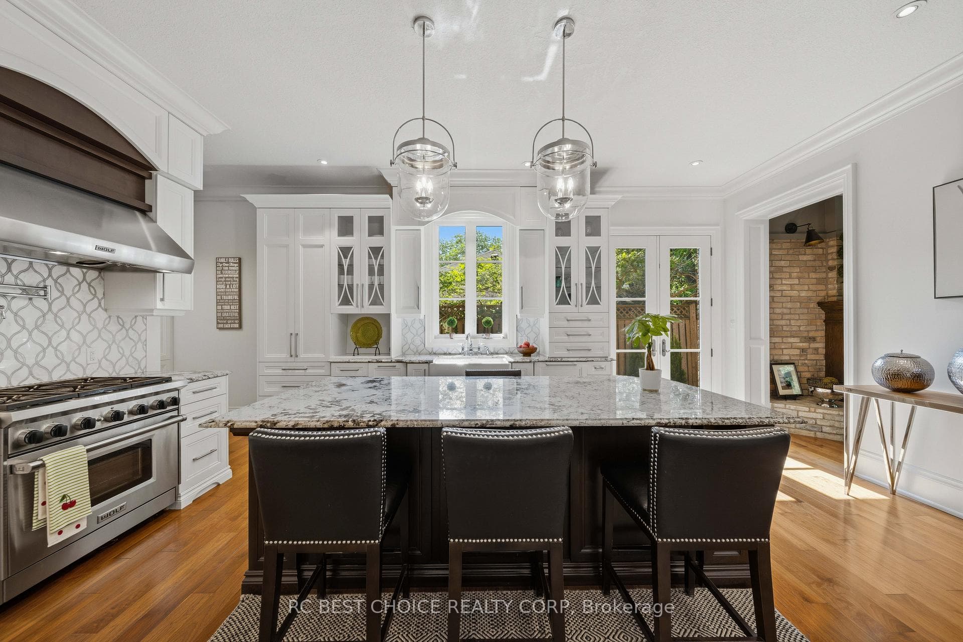 1577 Gloucester Road photo 16