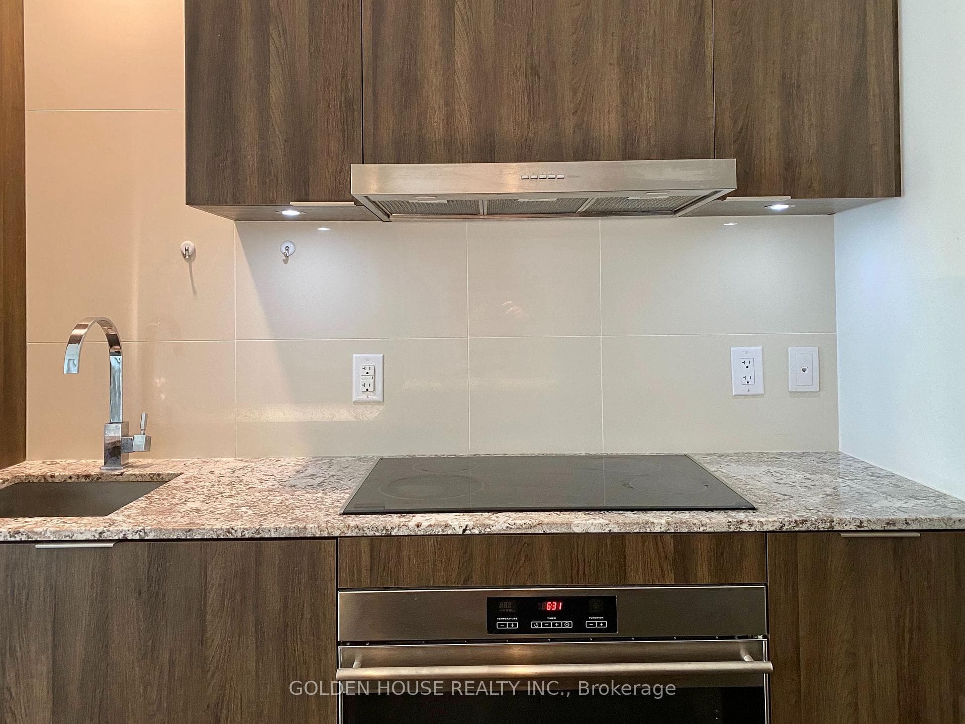 1 Bloor Street Unit 2411 photo 9