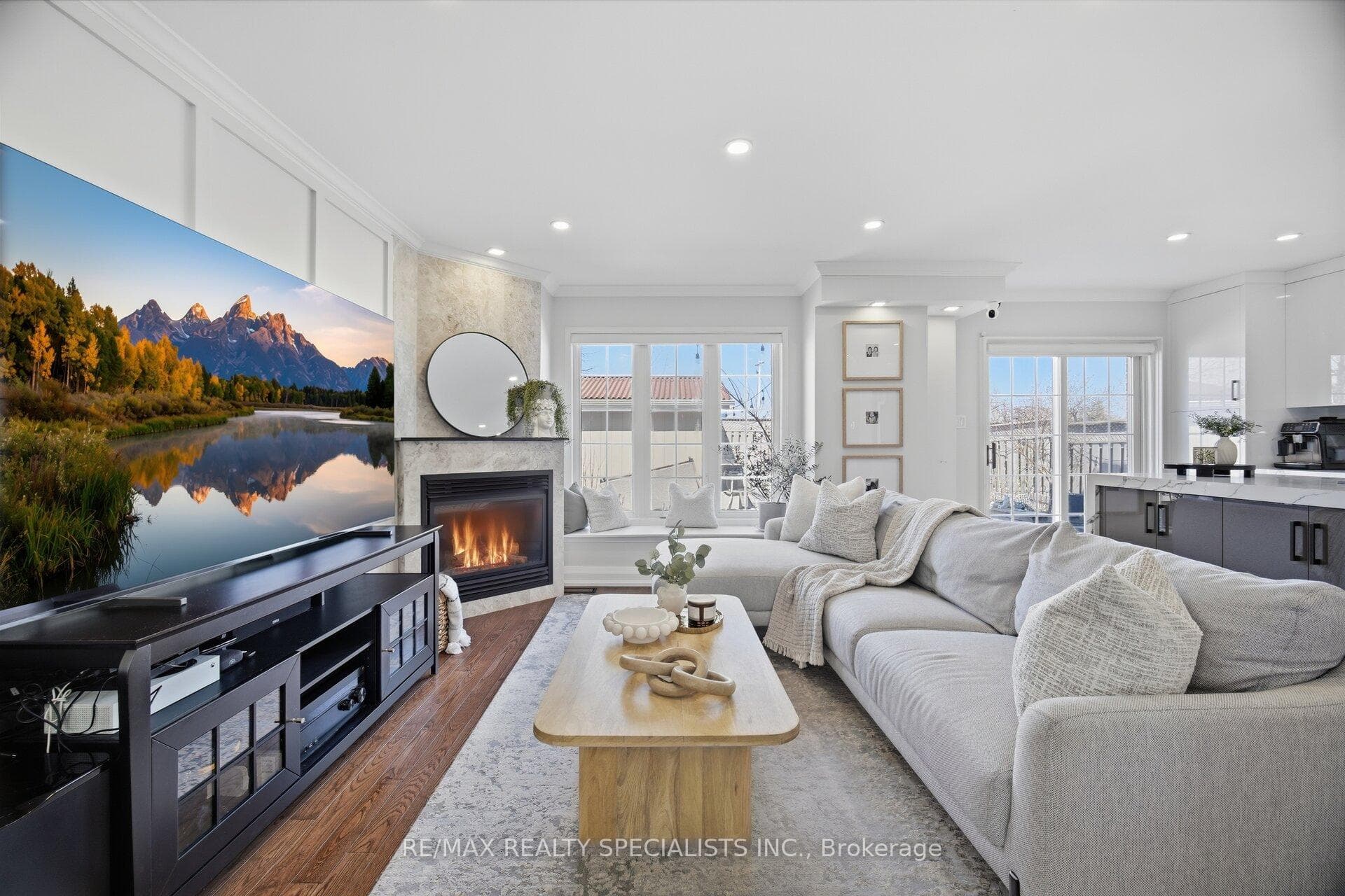 3421 Sunlight Street photo 3