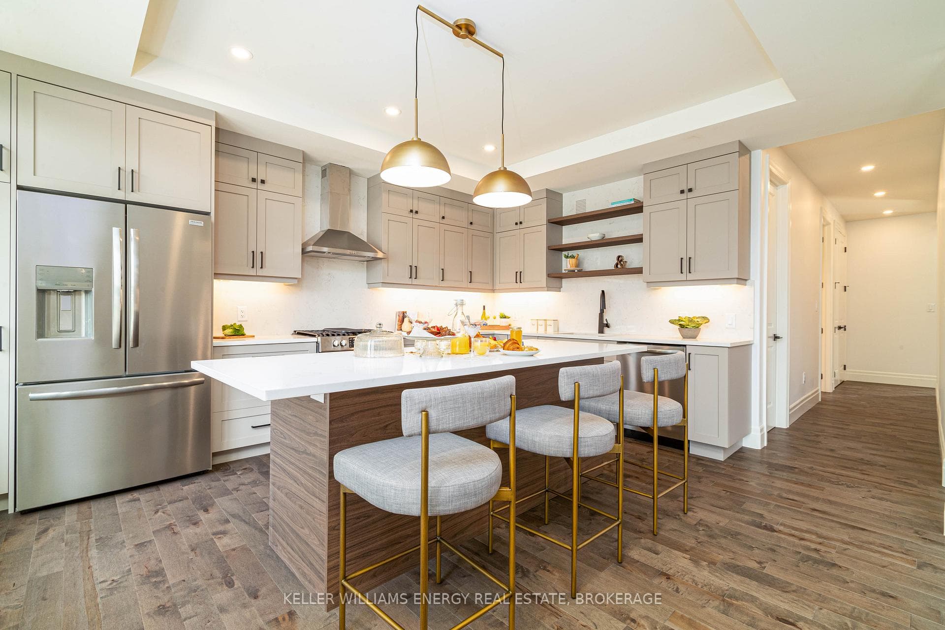101 Villeneuve Drive photo 13