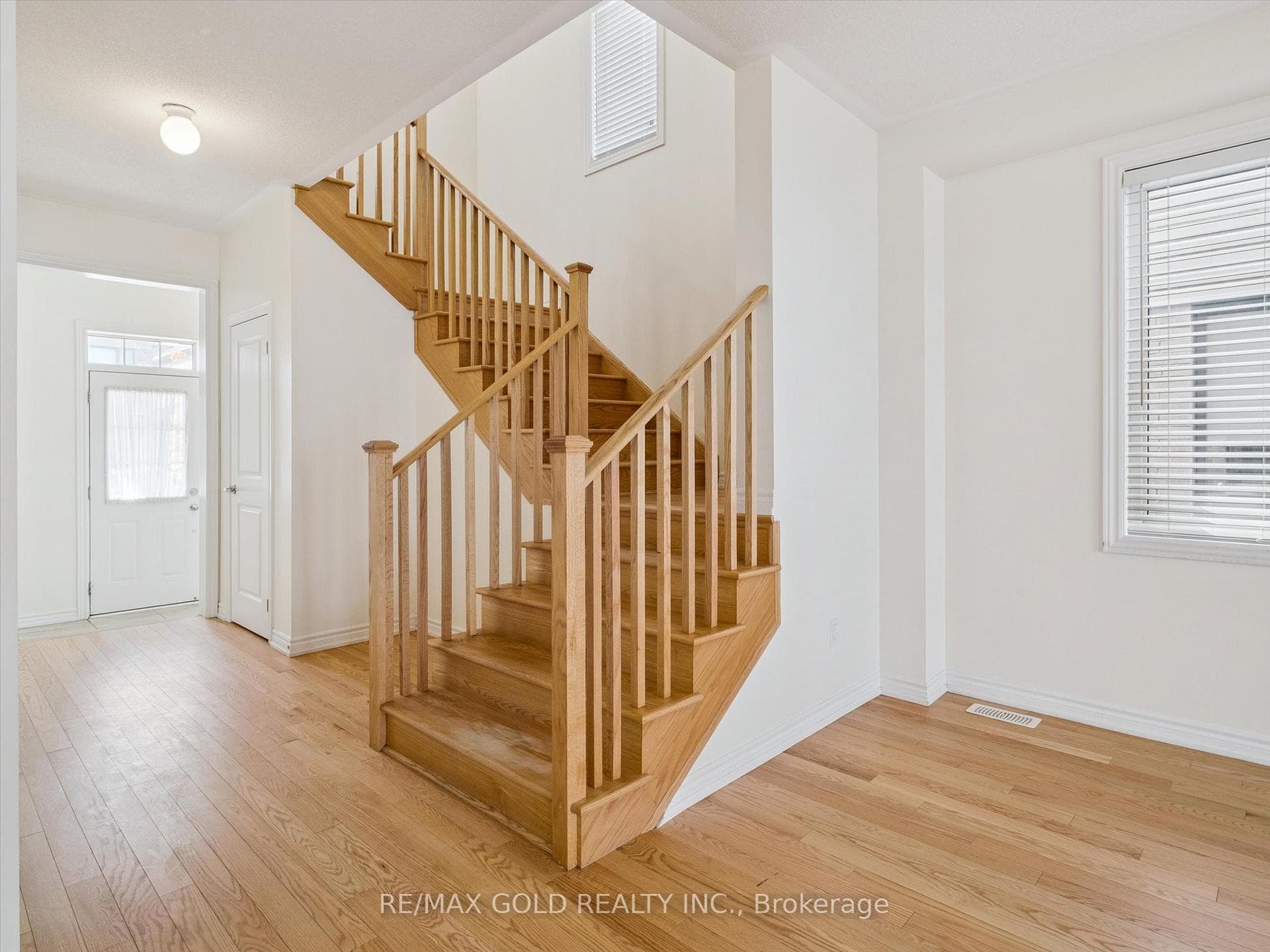 6 Bannister Road Unit Upper photo 16
